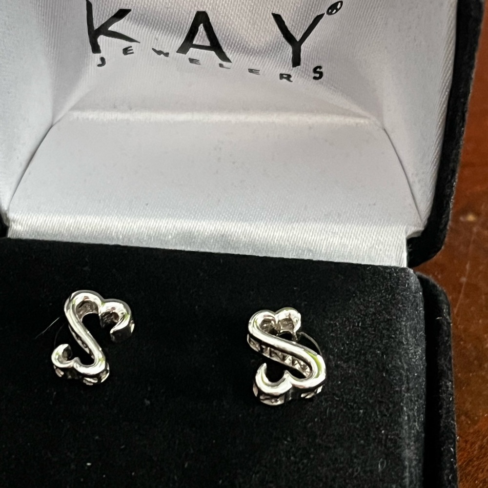Retired Kay Jewelers Jane Seymour open hearts stud earrings